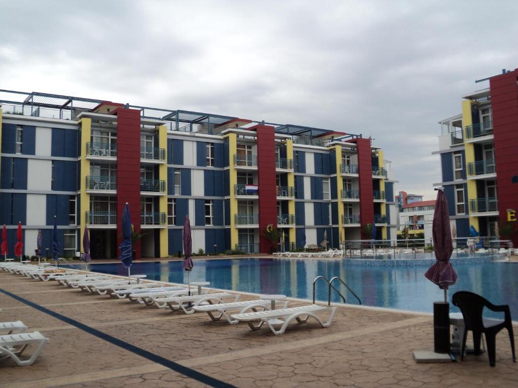 Elit 4 Apartments Pantai Sunny Luaran gambar